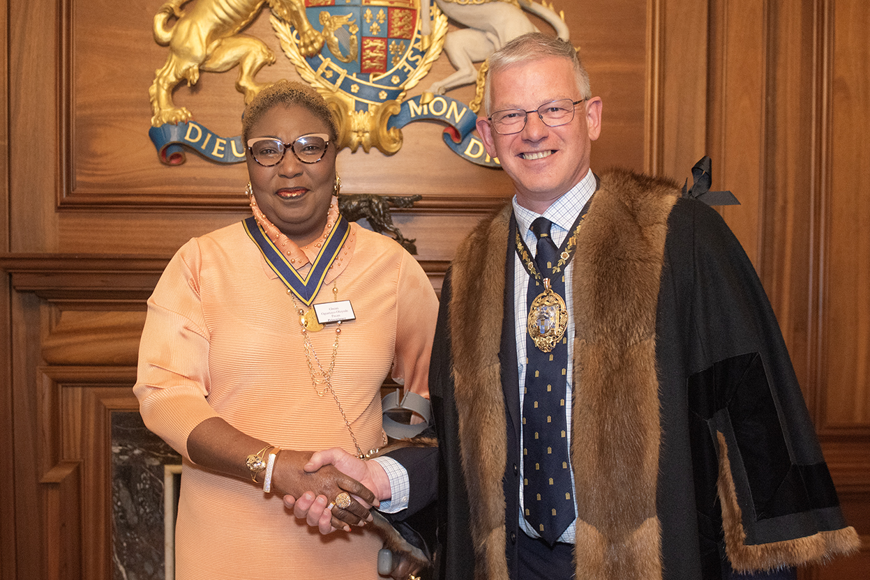 Prizegiving 2025-Pecan Master presenting the Girdlers' Medallion - 2025